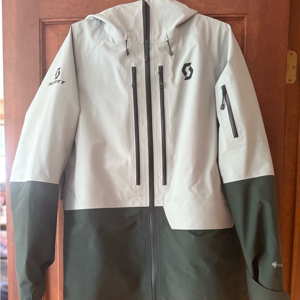 GORE-TEX SCOTT Women's Ski Shell - Mint and Dark Green